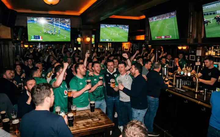 Image du guide IPTV irlandais sur ce qu'il faut vraiment à un pub ou un bar pour la télé